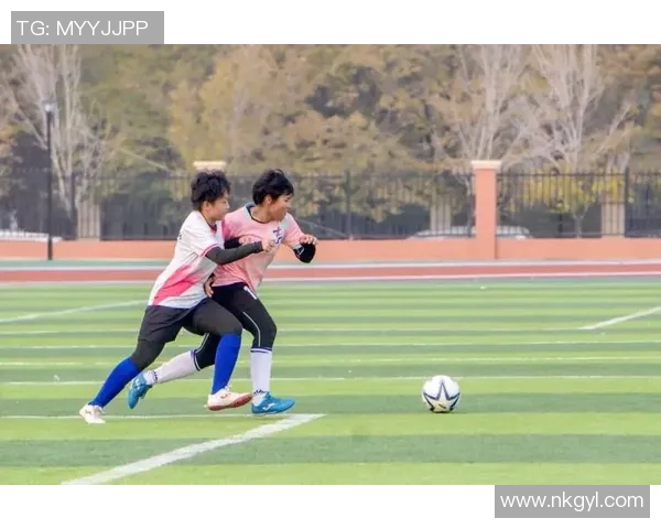 璀璨绿茵舞动身影足球巨星闪耀激情点燃无限梦想